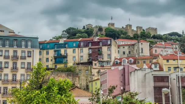 포르투갈 의사 오 호르헤 성을 향해 우뚝 선 리스본. — 비디오