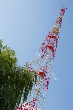 Telekomünikasyon kulesi ve uydu anten telekom ağı