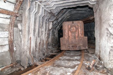 Kömür madeninden karanlığa tünel