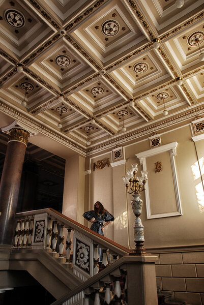 Красивые женщины в одежде XVIII века
