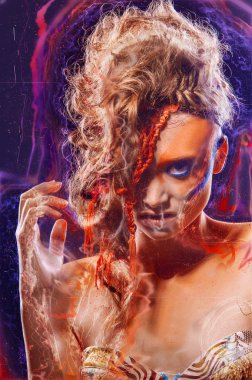 Güzel bir genç kadının portresi.