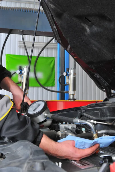 Oil changing — Stock Photo, Image