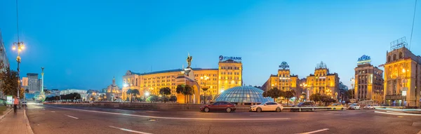 Praça da independência, a praça principal de Kiev — Fotografia de Stock