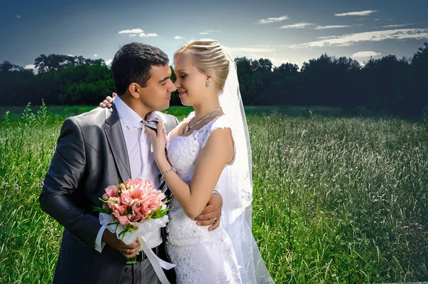 Romantické svatební pár — Stock fotografie