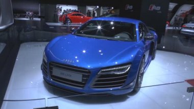 Audi r8 lmx Dünya'ilk lazer ışıkları ile seri araba