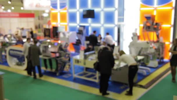 Business people at the trade fair — Stock Video