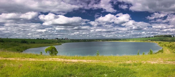 Panorama del lago Imágenes de stock libres de derechos