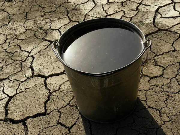 Bucket full of water — Stock Photo, Image