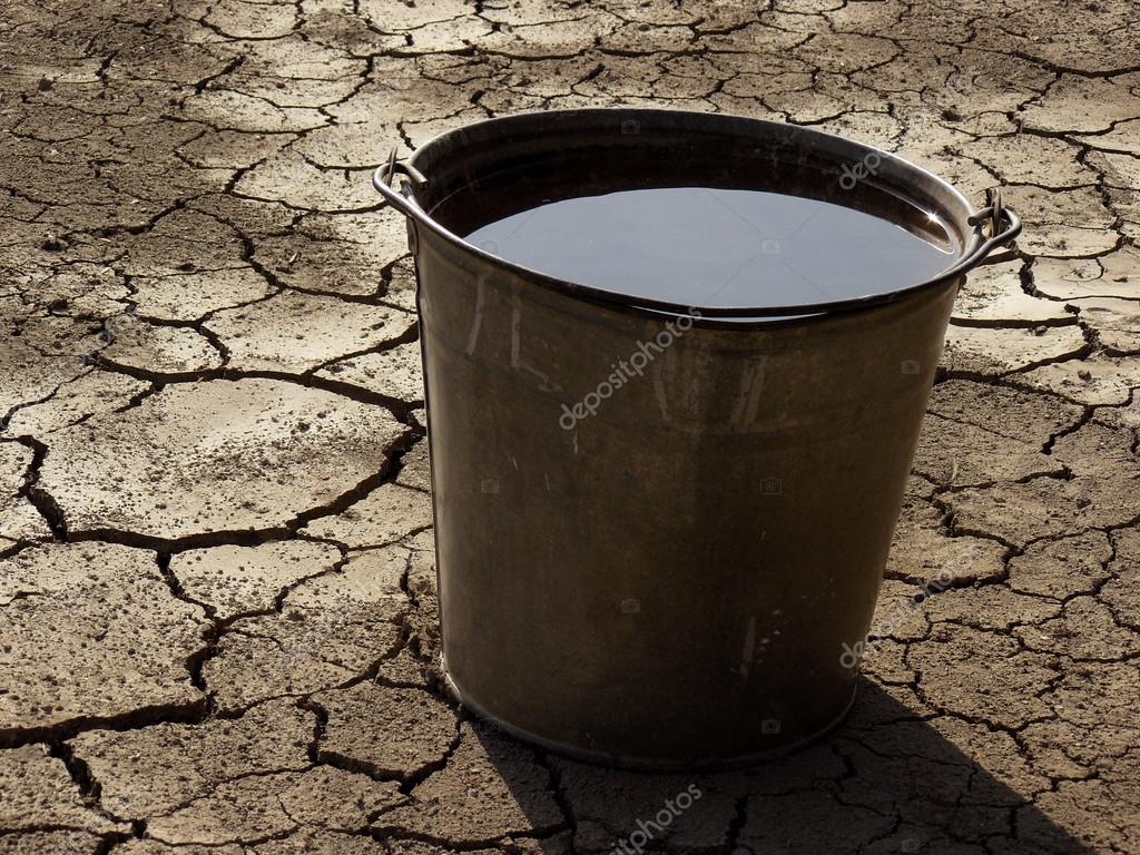 Bucket full of water Stock Photo by ©DLeonis 53469925