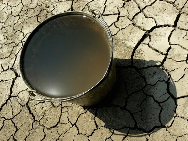 Bucket full of water — Stock Photo, Image