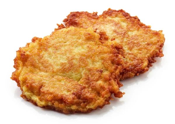 Kartoffelpuffer auf weißem Hintergrund — Stockfoto