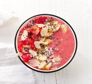 Kahvaltı smoothie kase