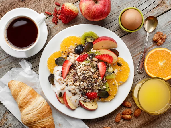 Healthy breakfast ingredients — Stock Photo, Image