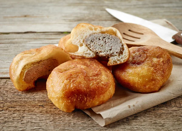 Fried meat pies belyashi — Stock Photo, Image