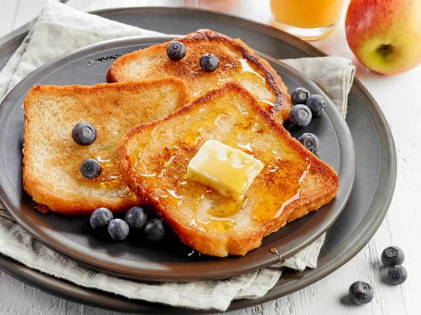 French Toast mit Butter und Honig — Stockfoto