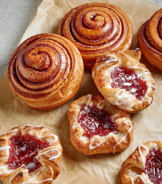 Pães doces cozidos na hora — Fotografia de Stock