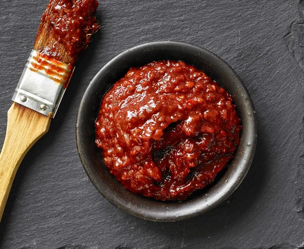 Миска стейкового соусу — стокове фото