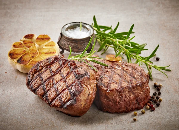 Grilovaný hovězí steak — Stock fotografie