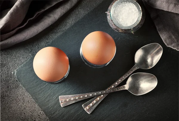 Dva čerstvě vařená vejce — Stock fotografie