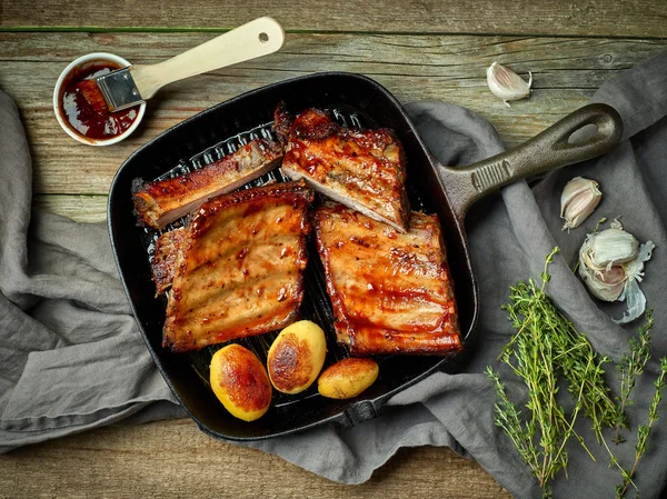 Costillas de cerdo asadas — Foto de Stock