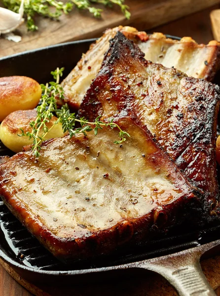 Costillas de cerdo asadas — Foto de Stock