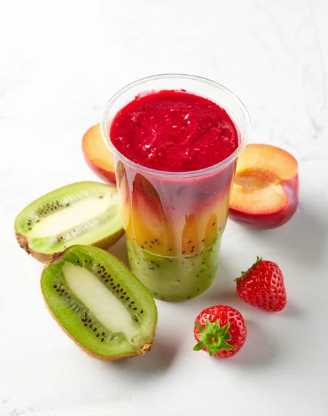 Glass Colorful Smoothie Healthy Breakfast Kitchen Table — Φωτογραφία Αρχείου