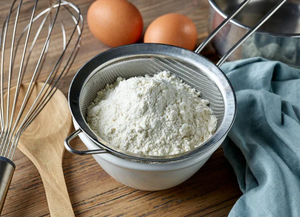 Bowl Flour Strainer Kitchen Table Making Dough — Stock Photo, Image