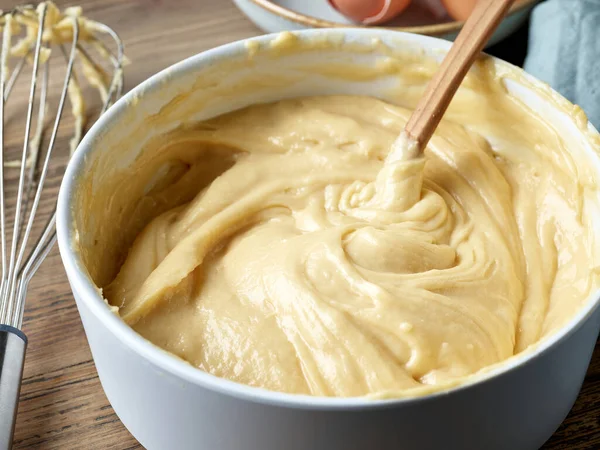 Processo Fabbricazione Pasta Pasticcera Eclairs Bignè Uovo Sta Mescolando Pasta — Foto Stock