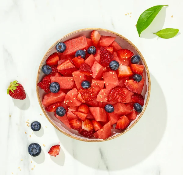 Bowl Fresh Fruit Salad Light Kitchen Table Top View — Stock Photo, Image