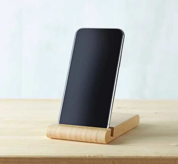 Smartphone Stand Világos Asztal — Stock Fotó