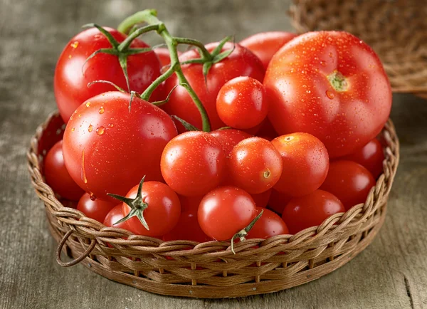 Tomates rojos frescos —  Fotos de Stock