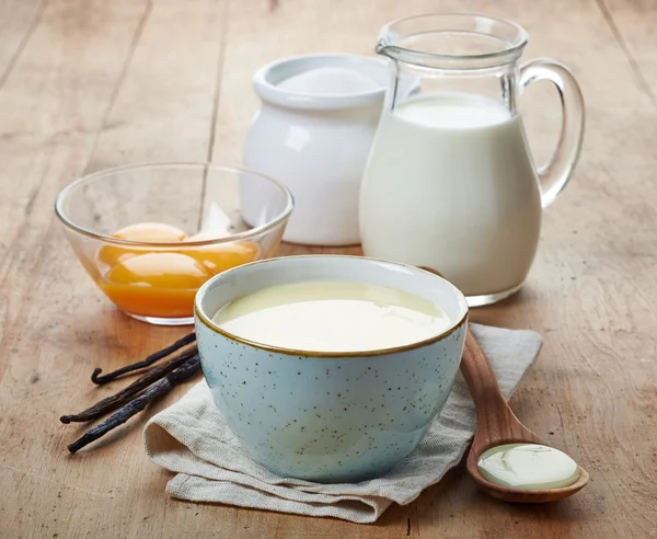 Homemade vanilla sauce — Stock Photo, Image