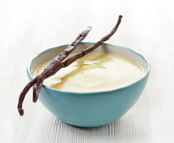 stock image bowl of vanilla sauce