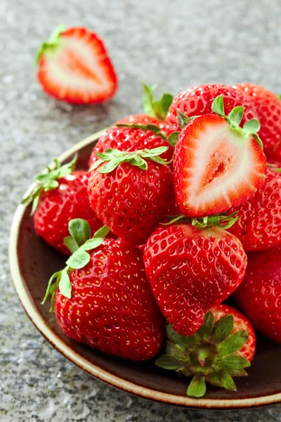 Bowl of fresh strawberries — Stock Photo, Image