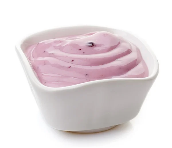 Bowl of pink blueberry yogurt — Stock Photo, Image