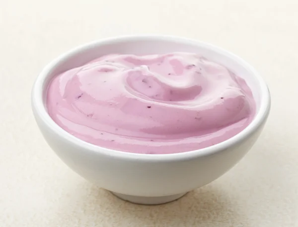 Bowl of yogurt — Stock Photo, Image