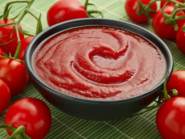 Bowl of ketchup or tomato sauce — Stock Photo, Image