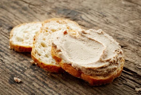 Bread with liver pate — Stock Photo, Image