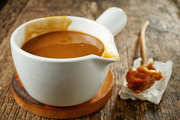 Sweet caramel sauce — Stock Photo, Image