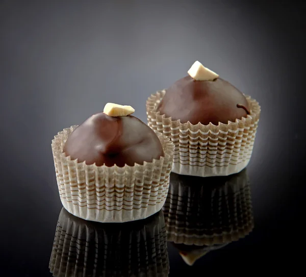 Dos caramelos de chocolate — Foto de Stock