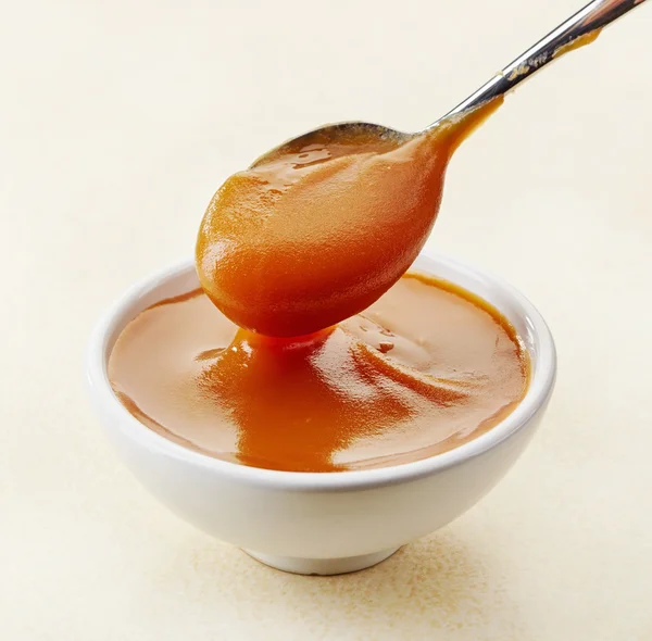 Bowl of caramel — Stock Photo, Image