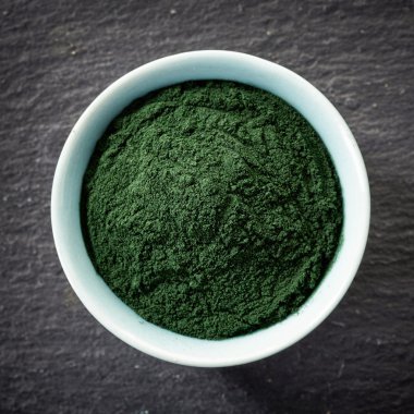 spirulina yosun toz kase