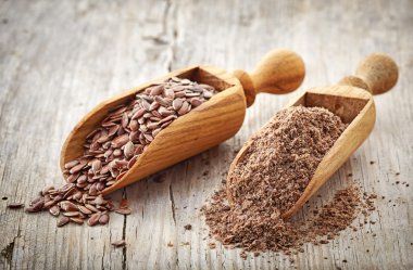 Bütün ve ezilmiş keten tohumu