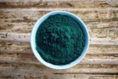 spirulina yosun toz kase