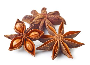 Yıldız anason baharat beyaz izole