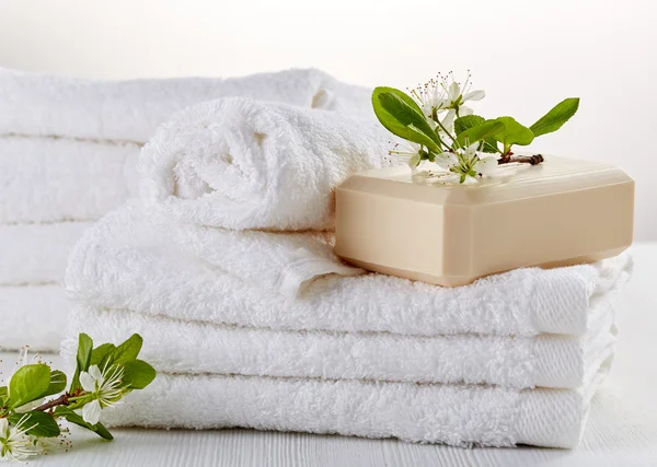 Stack of white spa towels — Stock Photo, Image