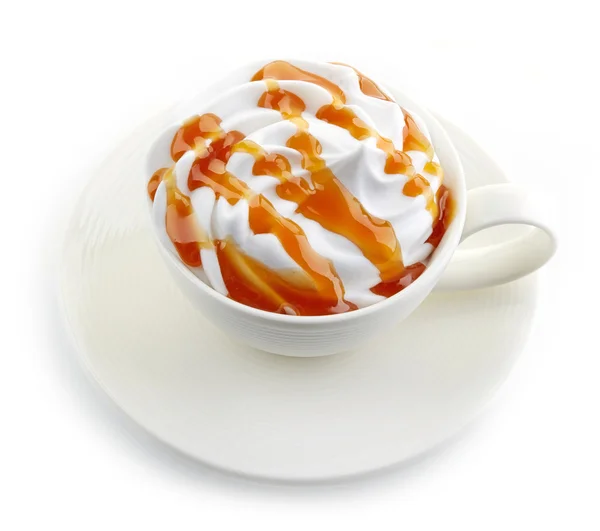 Caramel latte kaffe med vispgrädde — Stockfoto