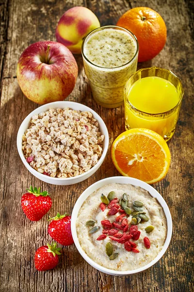 Hälsosam frukost ingredienser — Stockfoto