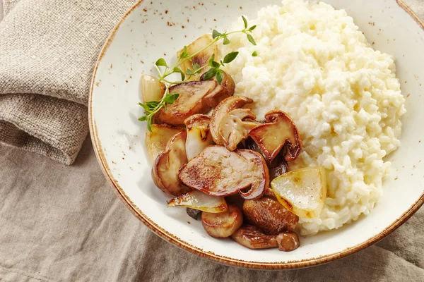 Risotto con setas silvestres —  Fotos de Stock