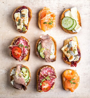 çeşitli bruschettas